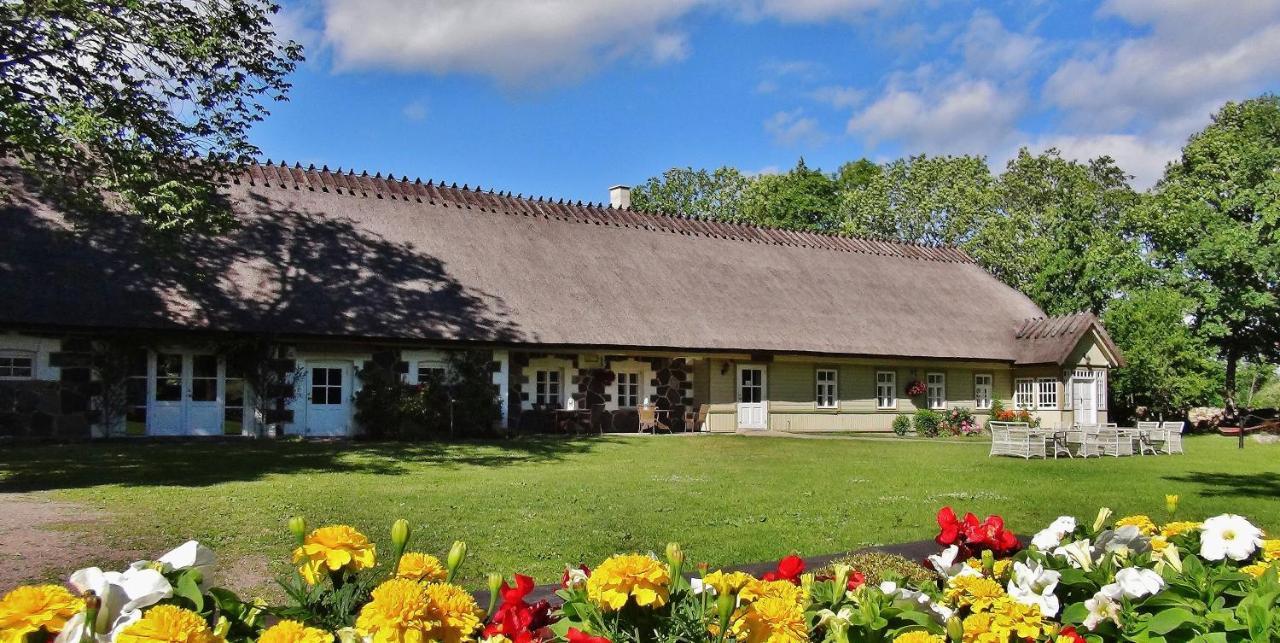 Vanatoa Taluhotell Koguva Exterior photo